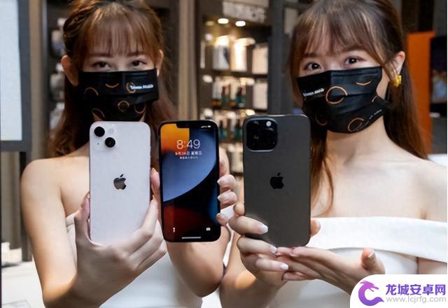 iPhone17或许会变得更加花里胡哨？苹果手机要有所改变了吗？