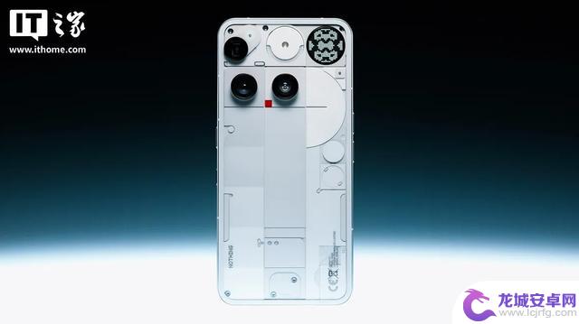 手机发布：Nothing Phone(3)取消背部灯条改为小屏幕