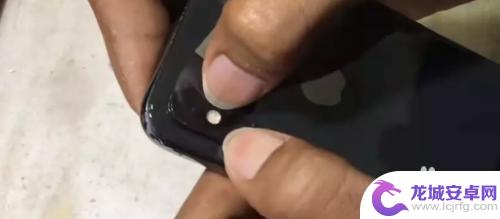 苹果手机后玻璃怎么涂胶 iPhoneX后盖玻璃维修教程详解