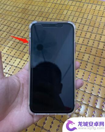 苹果xr手机怎么强制关机重启 iphonexr死机黑屏如何强制重启操作