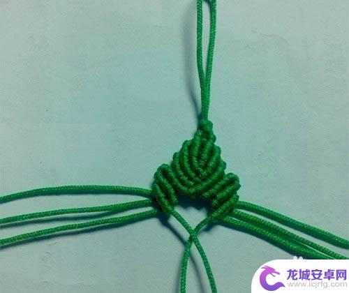 如何用拉链编织手机包包 手机链编织教程材料