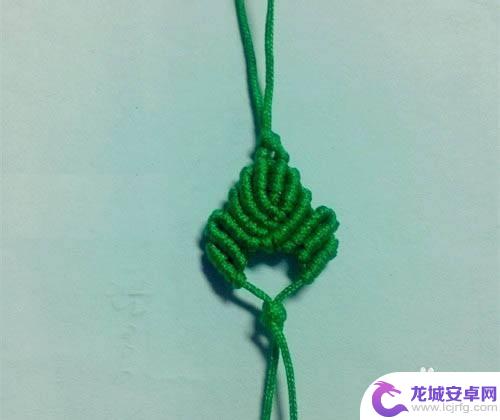 如何用拉链编织手机包包 手机链编织教程材料