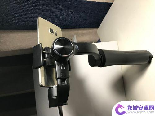 苹果手机怎么设置稳定器 手持稳定器如何调平