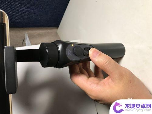 苹果手机怎么设置稳定器 手持稳定器如何调平