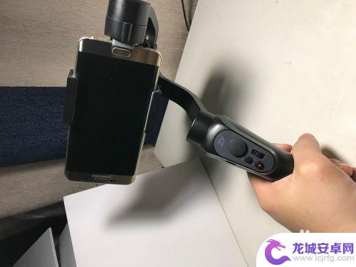 苹果手机怎么设置稳定器 手持稳定器如何调平