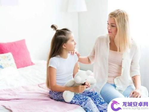 孩子看手机怎么管教 如何控制小孩玩手机时间