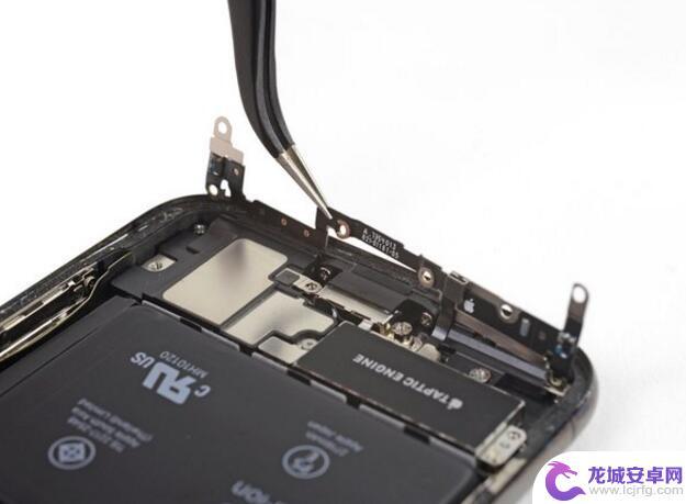 苹果x手机如何安装电池 如何自行更换 iPhone X 电池