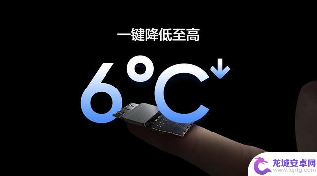 真我手机828真粉节七周年特别发布会:全球销量突破3亿,科技领先引领年轻趋势